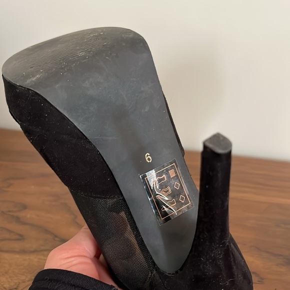 Black high heels from le chateau - Picture 5 of 6